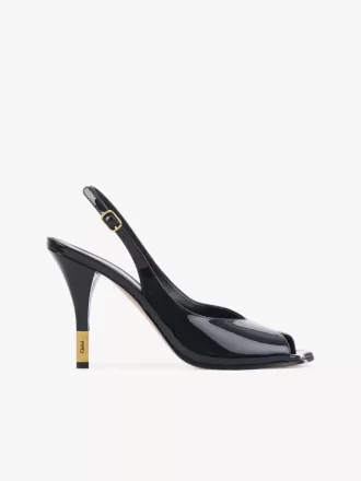 Blommig sandal med klack Blommig sandal med klack