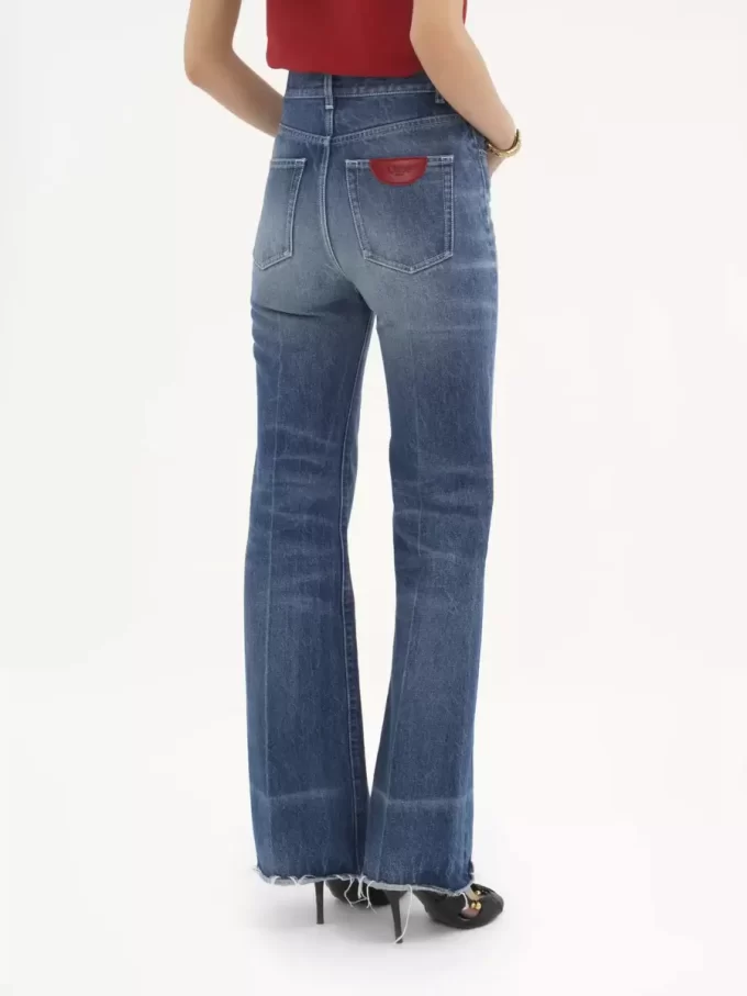 Bootcut-jeans med hög midja i denim Bootcut-jeans med hög midja i denim