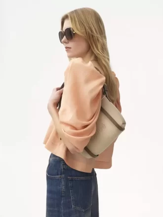 Chloé Carry axelväska i canvas Chloé Carry axelväska i canvas