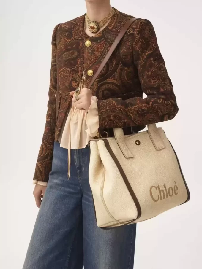 Chloé Carry-väska i fiber med raffiaeffekt Chloé Carry-väska i fiber med raffiaeffekt