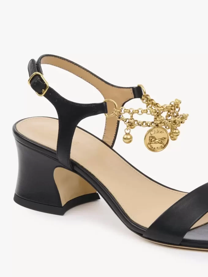 Chloé Charms klackade sandaler Chloé Charms klackade sandaler