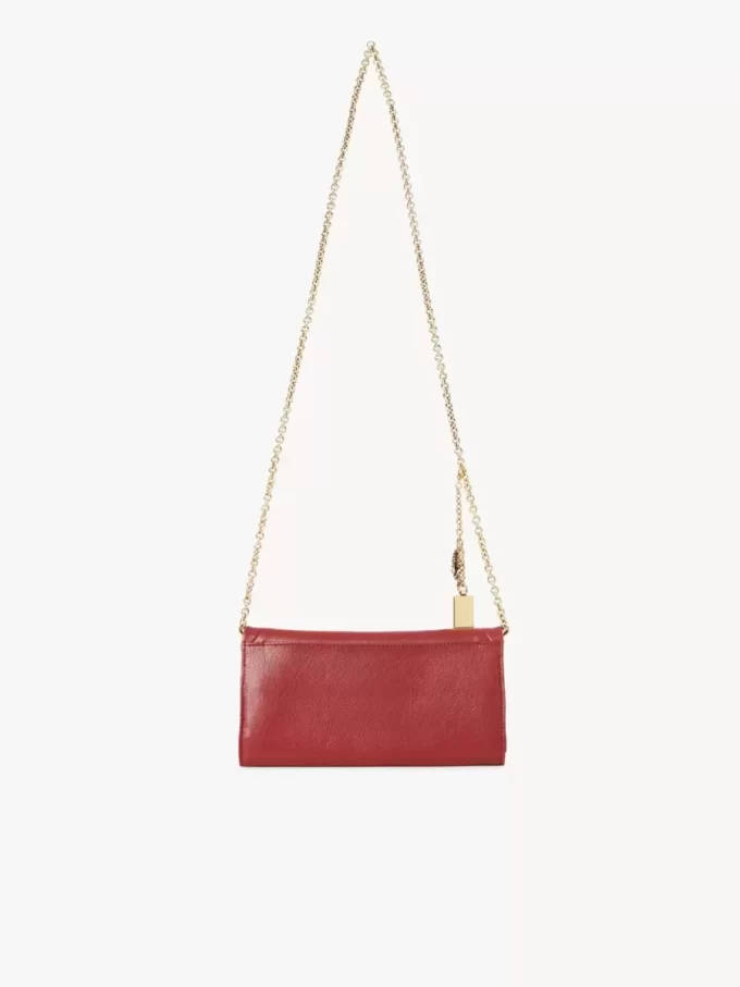 Chloé Plånbok med spinflap och kedja i narvat läder Chloé Plånbok med spinflap och kedja i narvat läder