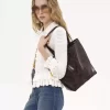 Chloé Spin tote-väska i läder med pytonmönstrad look Chloé Spin tote-väska i läder med pytonmönstrad look
