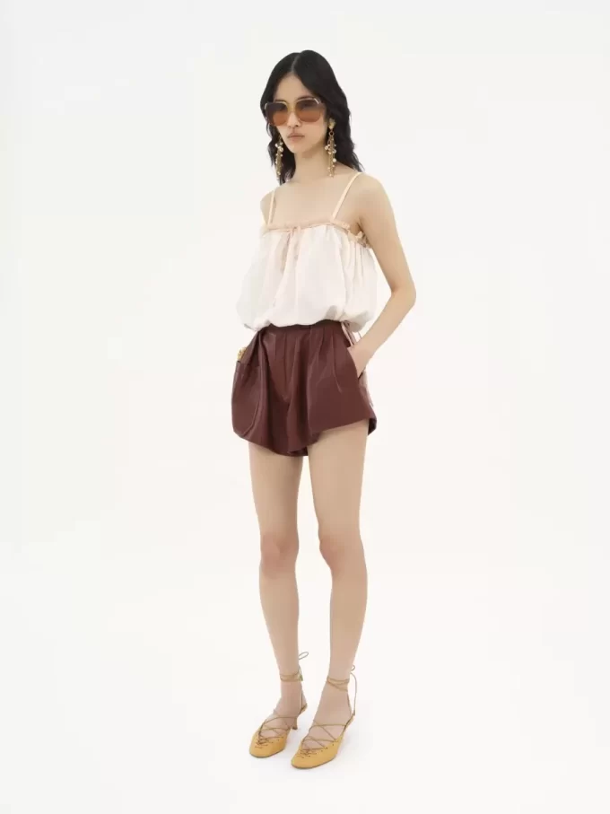 Högmidjade shorts i läder Högmidjade shorts i läder