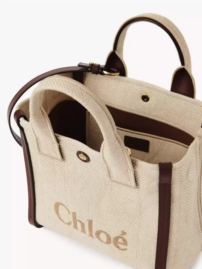 Liten Chloé Carry-väska i raffia-effekt Liten Chloé Carry-väska i raffia-effekt