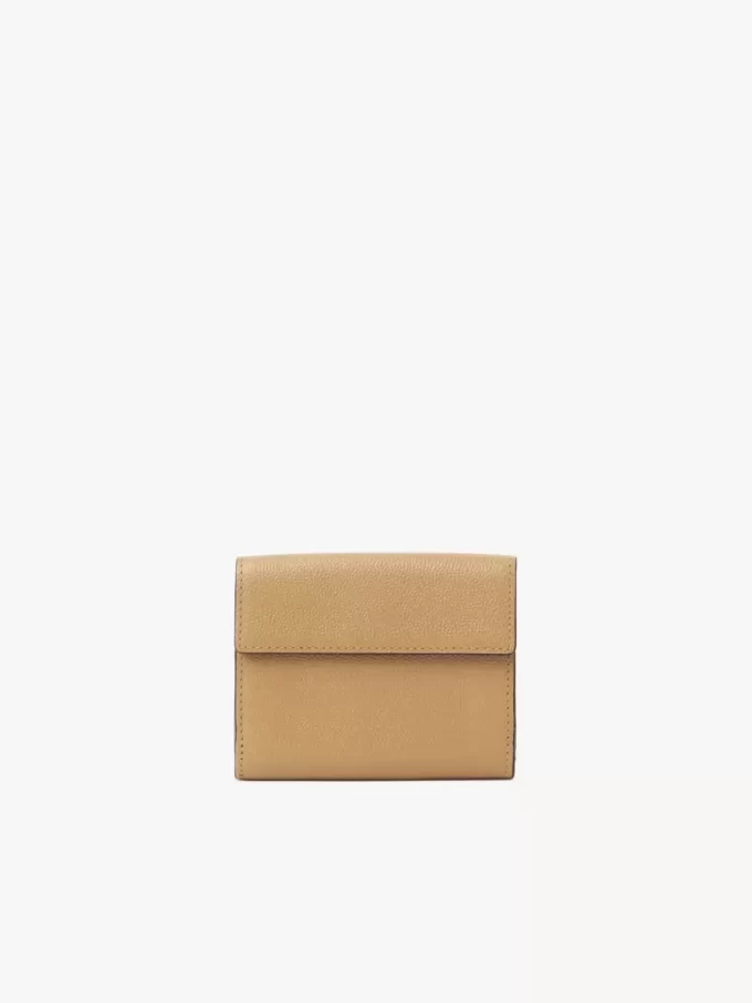 Liten Chloé Charms trippelvikt plånbok i narvat läder Liten Chloé Charms trippelvikt plånbok i narvat läder