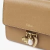 Liten Chloé Charms trippelvikt plånbok i narvat läder Liten Chloé Charms trippelvikt plånbok i narvat läder