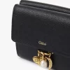 Liten Chloé Charms trippelvikt plånbok i narvat läder Liten Chloé Charms trippelvikt plånbok i narvat läder