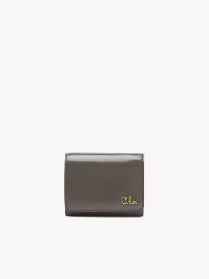 Liten Chloé Iconic trefaldig väska med myntficka i glansigt läder Liten Chloé Iconic trefaldig väska med myntficka i glansigt läder