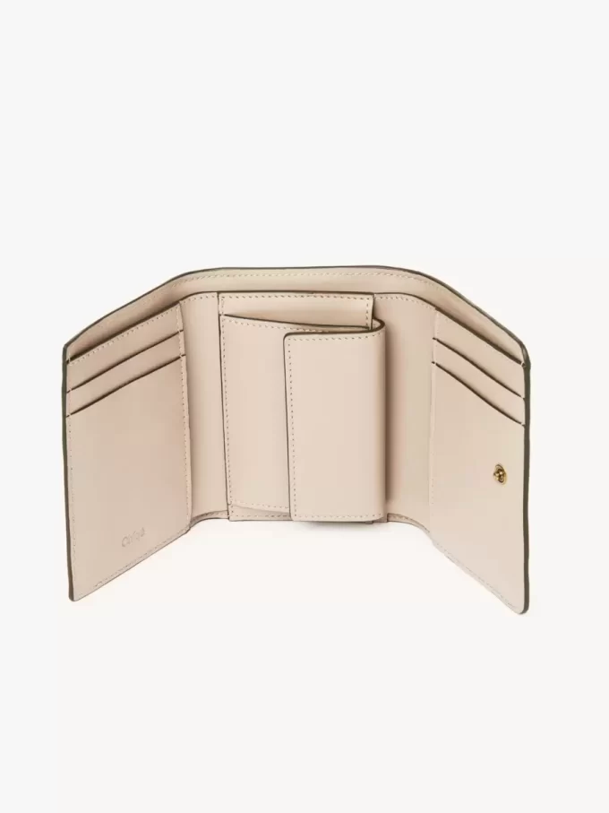 Liten Chloé Iconic trefaldig väska med myntficka i glansigt läder Liten Chloé Iconic trefaldig väska med myntficka i glansigt läder