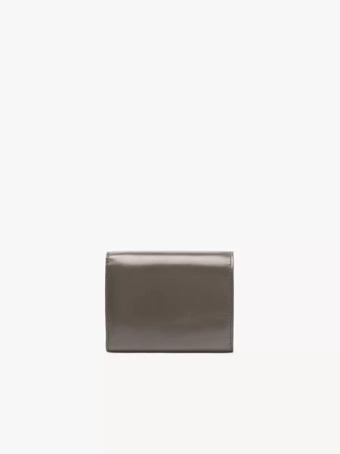 Liten Chloé Iconic trefaldig väska med myntficka i glansigt läder Liten Chloé Iconic trefaldig väska med myntficka i glansigt läder