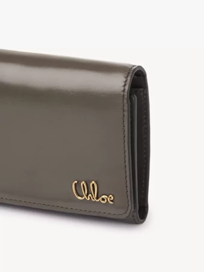 Liten Chloé Iconic trefaldig väska med myntficka i glansigt läder Liten Chloé Iconic trefaldig väska med myntficka i glansigt läder