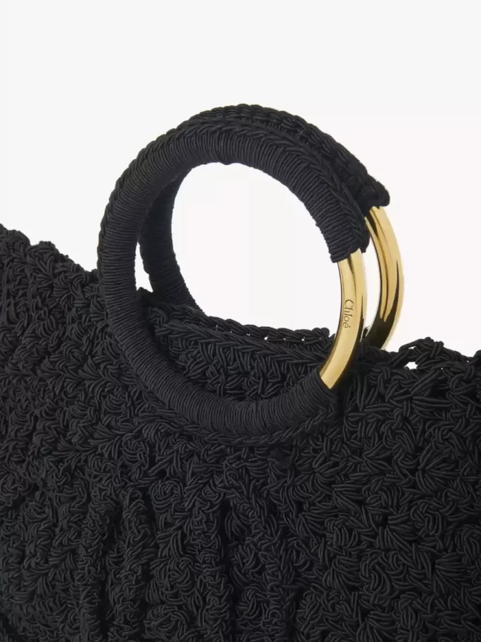 Liten virkad tote-väska med armband, Paravent Liten virkad tote-väska med armband, Paravent