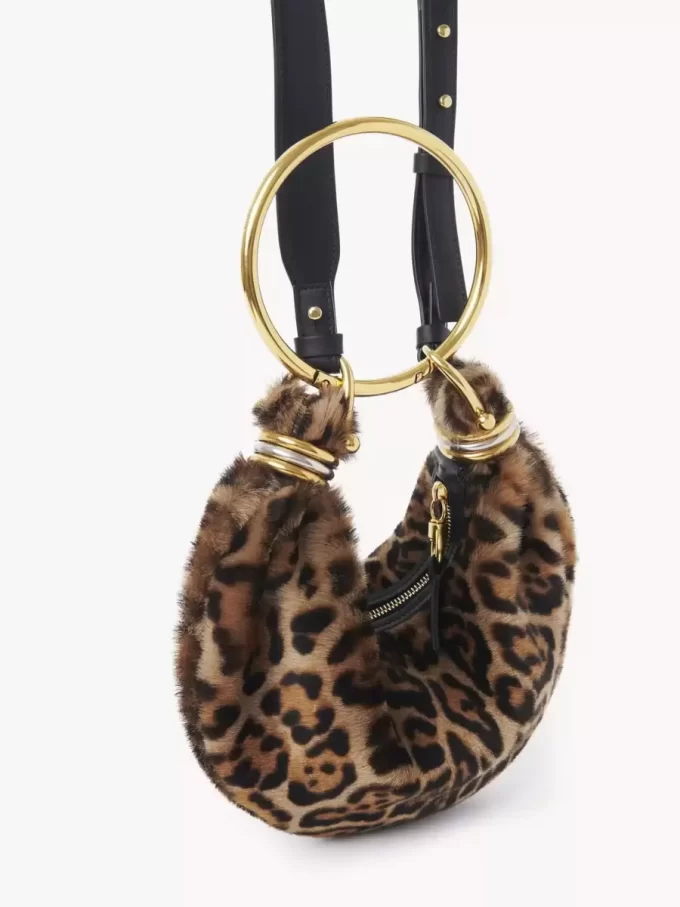 Mini Armband Hobo-väska i leopardmönstrat fårskinn Mini Armband Hobo-väska i leopardmönstrat fårskinn