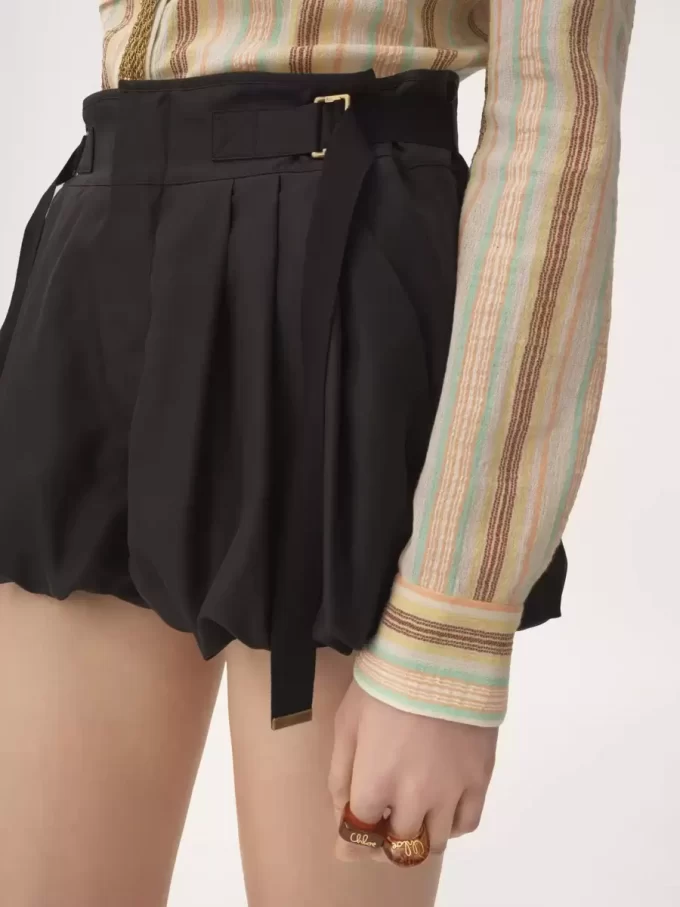 Mini-bloomershorts i tvättad sidenhabotai Mini-bloomershorts i tvättad sidenhabotai