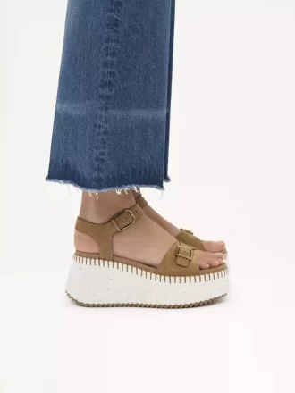 Nama kilklackade sandaler Nama kilklackade sandaler