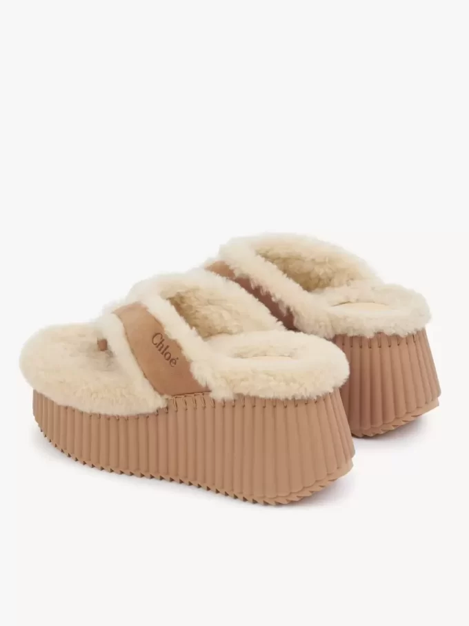 Nama kilklackade sandaler Nama kilklackade sandaler