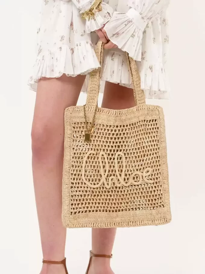 Sommarväska med bananmotiv i raffia Sommarväska med bananmotiv i raffia